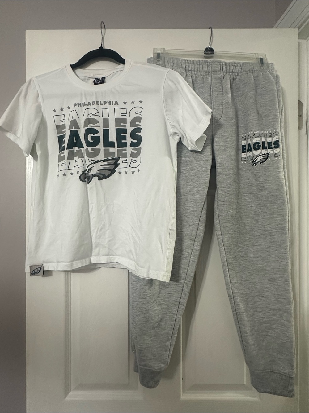 Philadelphia Eagles NFL Sweatsuit Set - Youth Size 14-16